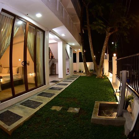 Lily Holiday Apartments Hikkaduwa Esterno foto