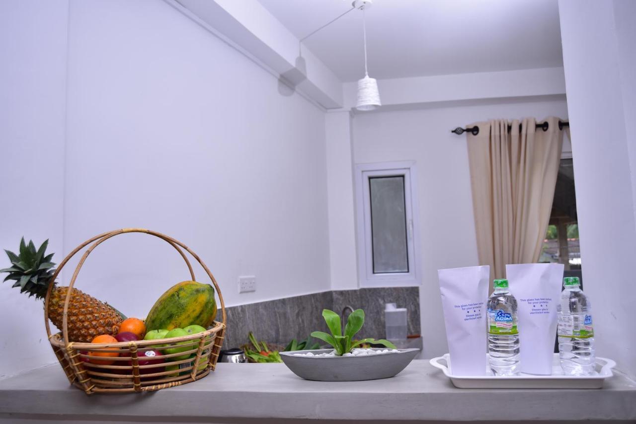 Lily Holiday Apartments Hikkaduwa Esterno foto