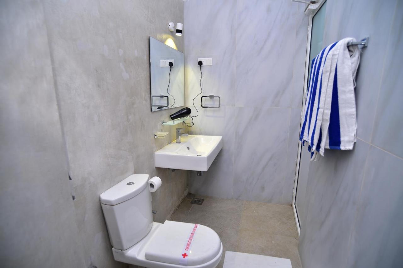 Lily Holiday Apartments Hikkaduwa Esterno foto