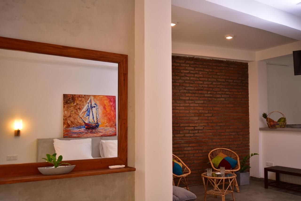 Lily Holiday Apartments Hikkaduwa Esterno foto