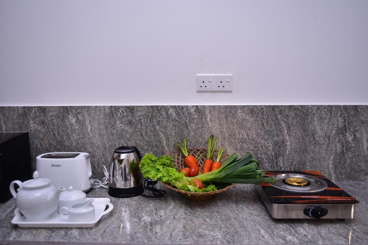 Lily Holiday Apartments Hikkaduwa Esterno foto