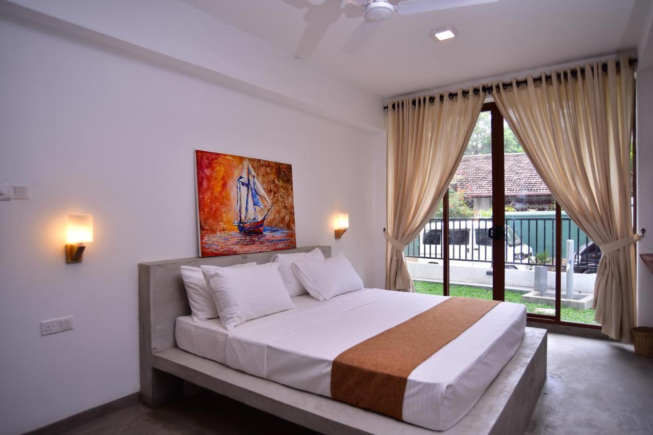 Lily Holiday Apartments Hikkaduwa Esterno foto