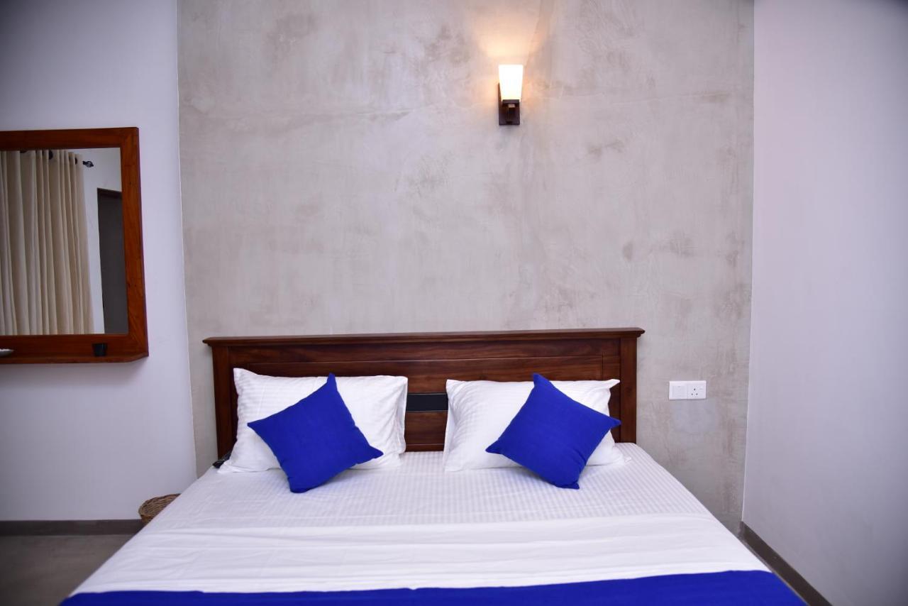 Lily Holiday Apartments Hikkaduwa Esterno foto