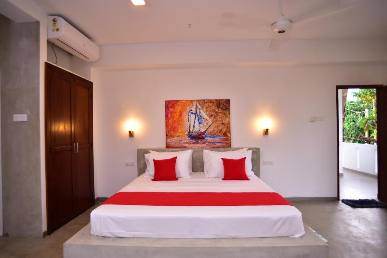 Lily Holiday Apartments Hikkaduwa Esterno foto