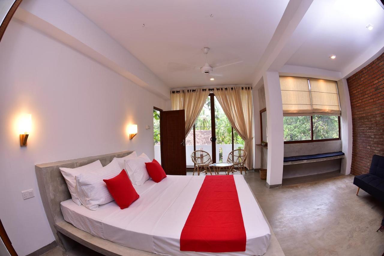 Lily Holiday Apartments Hikkaduwa Esterno foto