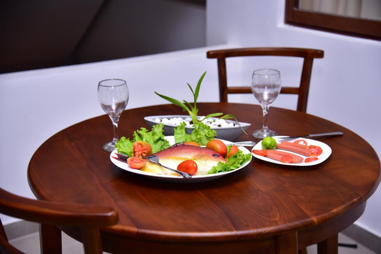 Lily Holiday Apartments Hikkaduwa Esterno foto