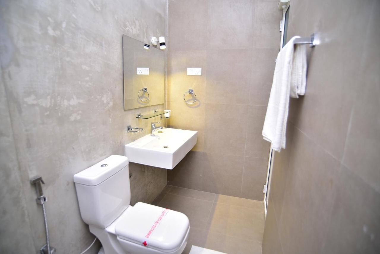 Lily Holiday Apartments Hikkaduwa Esterno foto
